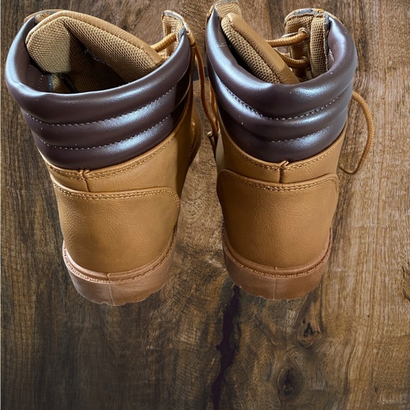 Size 12 toddler Boots - Picture 2 of 3